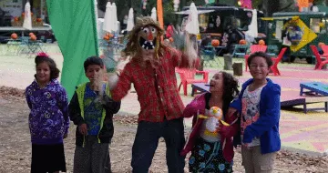 Picture 10 of The 16 tough jokes waiting for Halloween are scare people