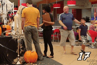 Picture 14 of The 16 tough jokes waiting for Halloween are scare people