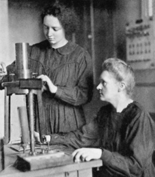 Picture 4 of The 5th woman to win the Nobel Prize in History in history