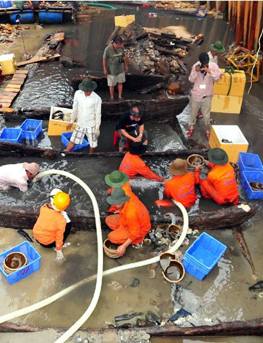 Picture 1 of The 700-year-old ship was almost intact on the seabed