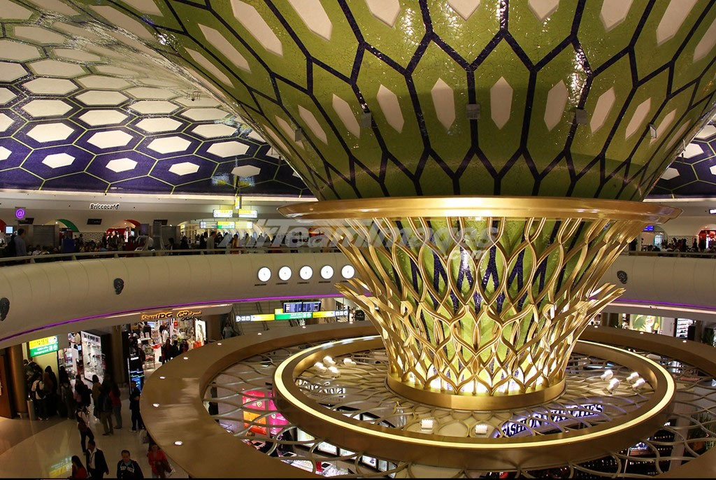 Picture 7 of The airport makes guests postpone the trip also happy