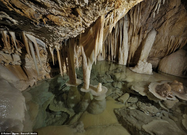 Picture 6 of The 'alien' world is underground