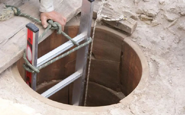 Picture 1 of The ancient well of Athens reveals the fortune-telling rite of the prophet