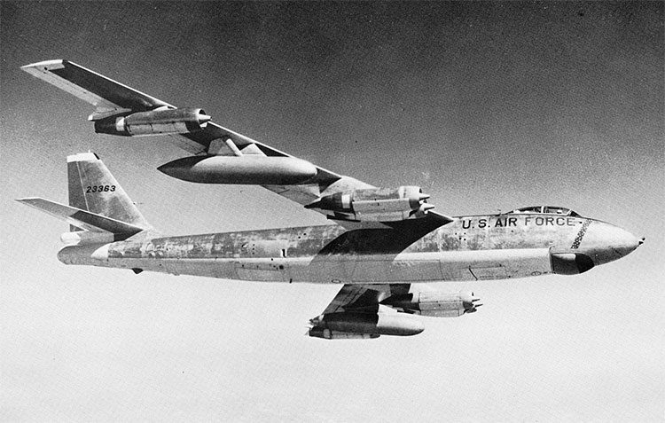 Picture 1 of The attempt to have an American plane to lose an atomic bomb