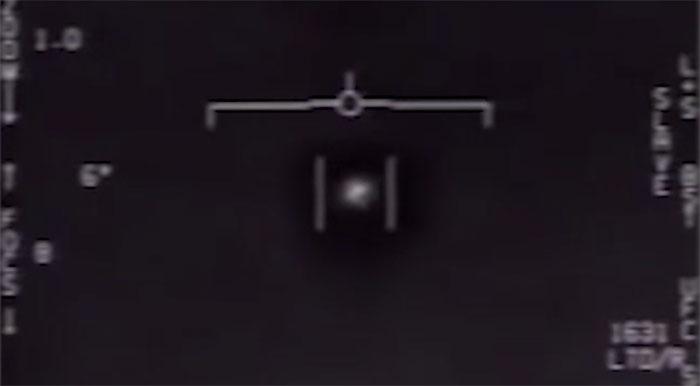 Picture 1 of The author of the shocking video about the alien flying object first spoke out after 15 years