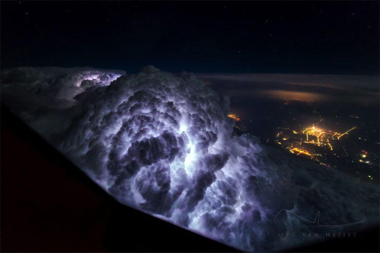 Picture 1 of The beautiful and incredibly magical moments of the sky