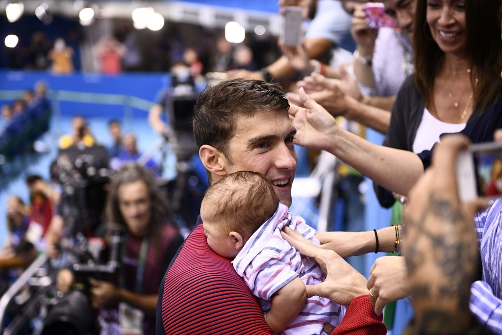 Picture 18 of The beautiful moment of Michael Phelps in the 2016 Olympics