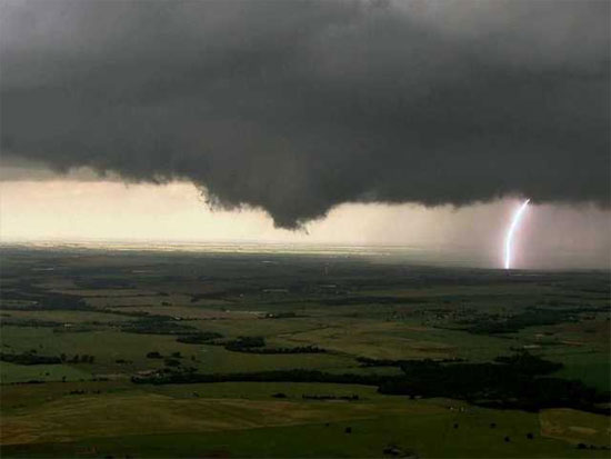Picture 1 of The big whirlwind again swept the United States