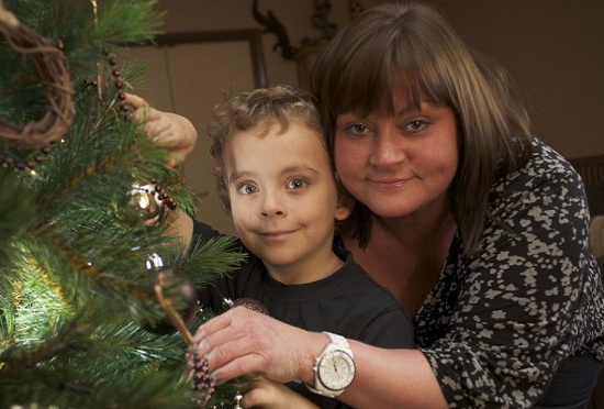 Picture 1 of The boy is allergic to Christmas