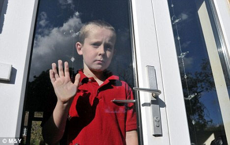 Picture 1 of The boy may die by a speck of dust