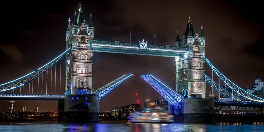 Picture 16 of The bridges have impressive architecture