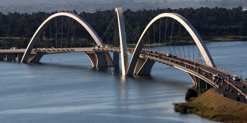 Picture 9 of The bridges have impressive architecture