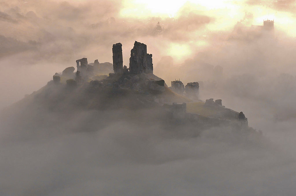 Picture 13 of The castles are deserted with beauty