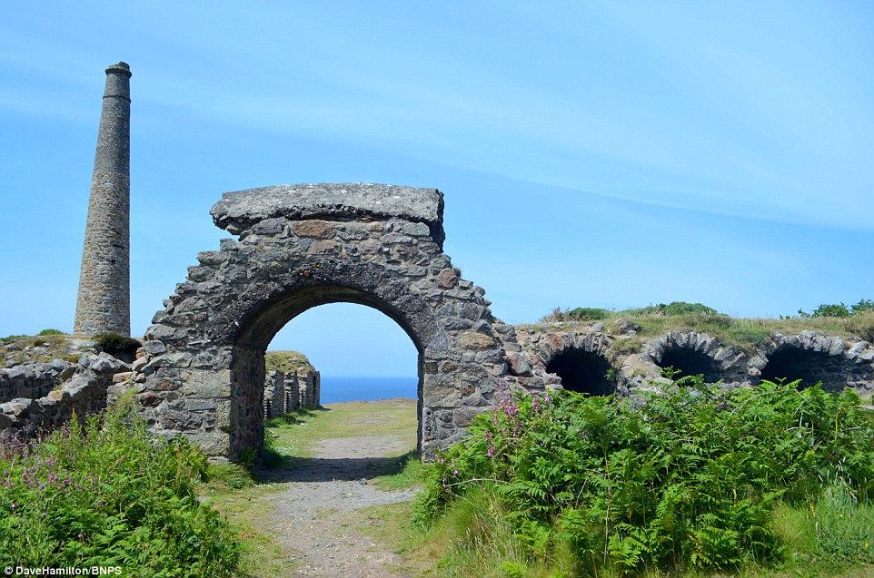 Picture 16 of The castles are deserted with beauty