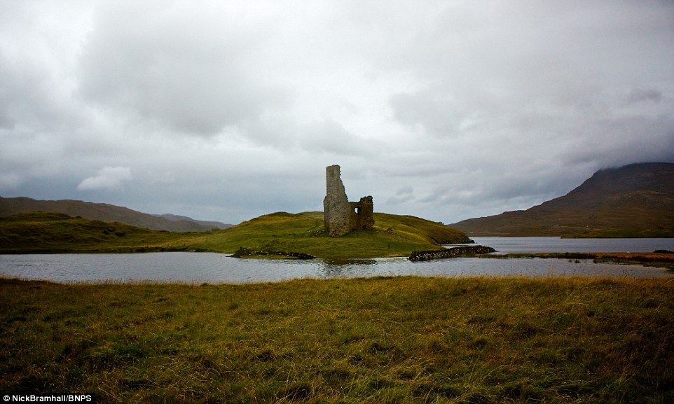 Picture 9 of The castles are deserted with beauty