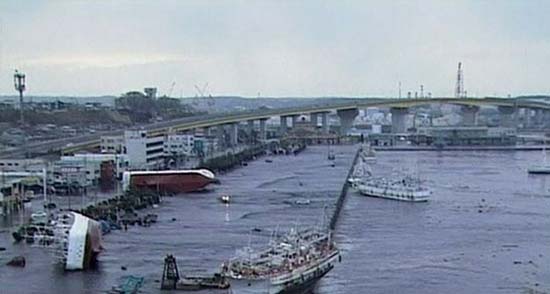 Picture 1 of The cause of tsunami appeared after the earthquake