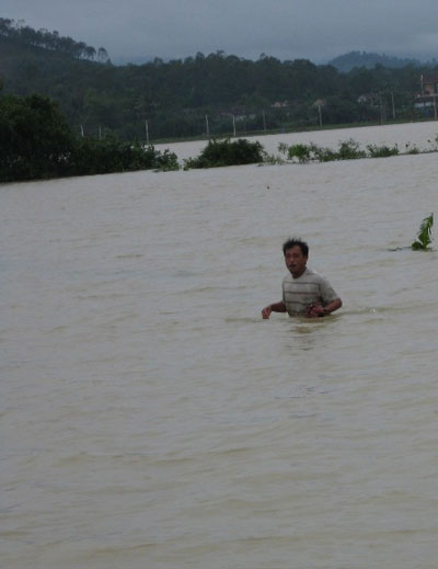 Picture 10 of The Central region suffered in great floods
