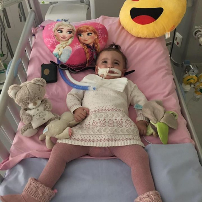 Picture 2 of The child patient awakened miraculously after the doctor was about to withdraw his breathing tube
