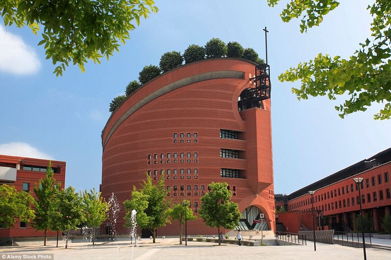 Picture 12 of The churches have strange structures in the world