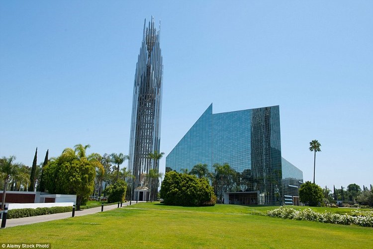 Picture 14 of The churches have strange structures in the world