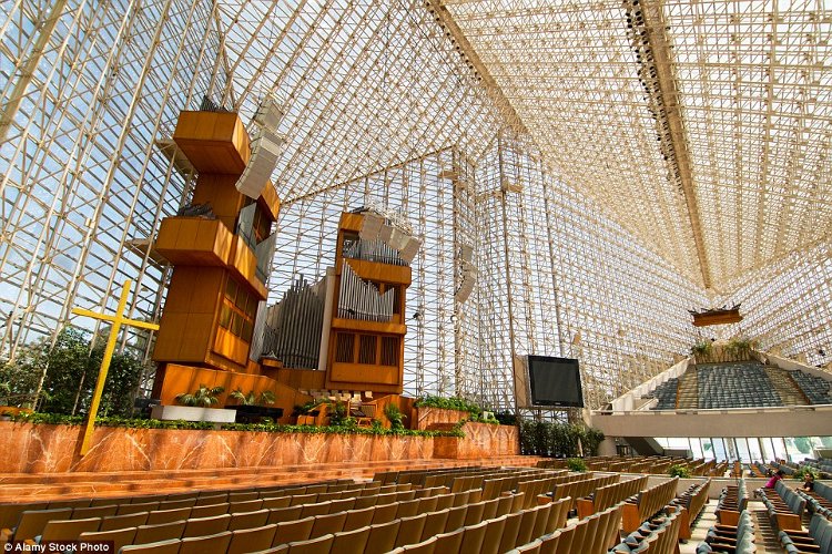 Picture 15 of The churches have strange structures in the world