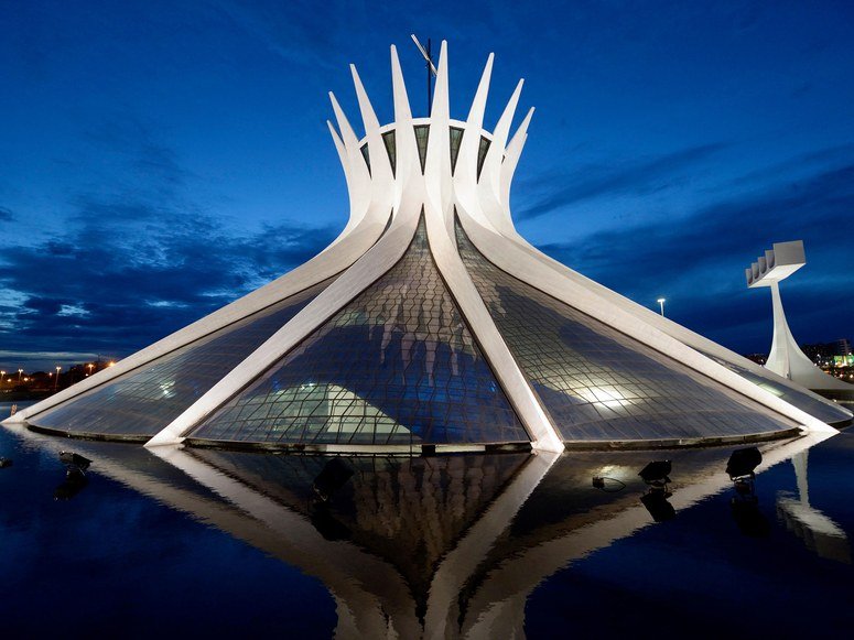 Picture 19 of The churches have strange structures in the world