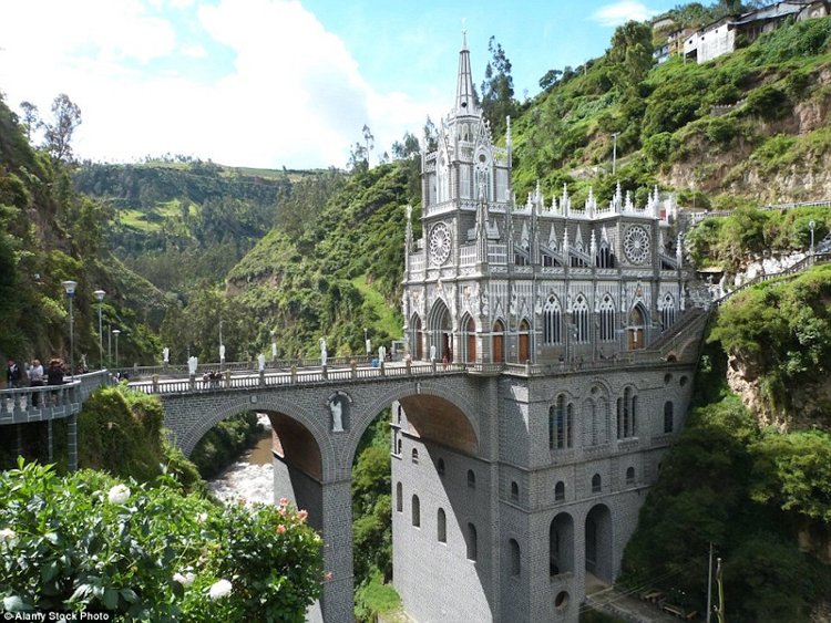 Picture 8 of The churches have strange structures in the world