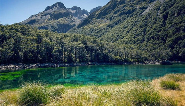 Picture 3 of The cleanest lake in the world