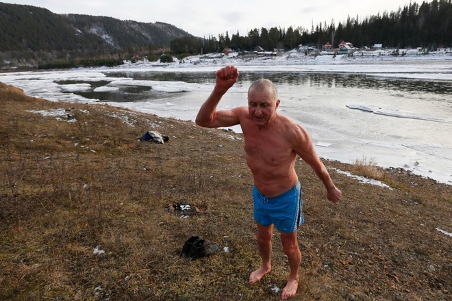 Picture 5 of The club who likes to bathe in cold weather - 30 degrees Celsius