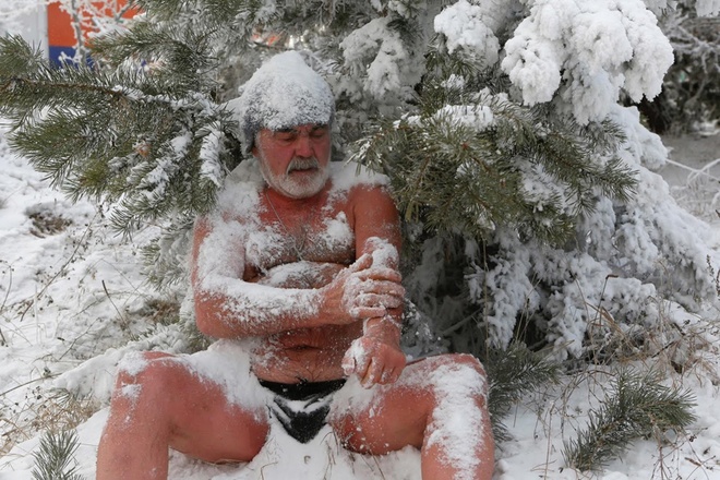 Picture 6 of The club who likes to bathe in cold weather - 30 degrees Celsius