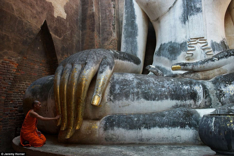 Picture 10 of The color of Buddhism is impressive throughout Asia