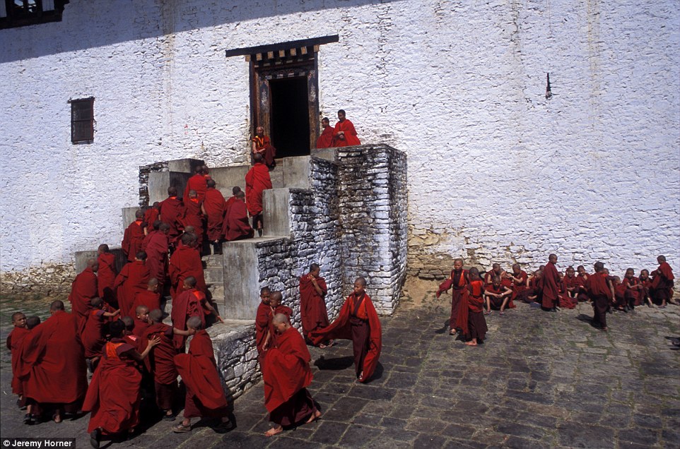 Picture 11 of The color of Buddhism is impressive throughout Asia