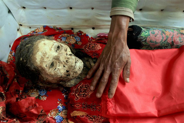 Picture 5 of The corpse turned on the coffin to go home: Scientist headache