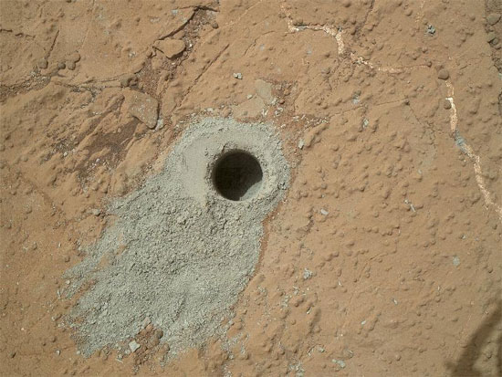 Picture 1 of The Curiosity ship drills a second nose on Mars