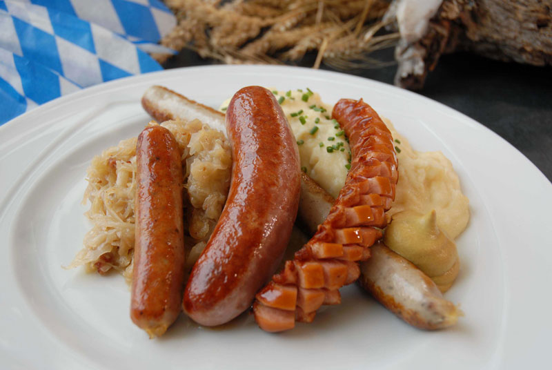 Picture 1 of The danger of death when eating many sausages
