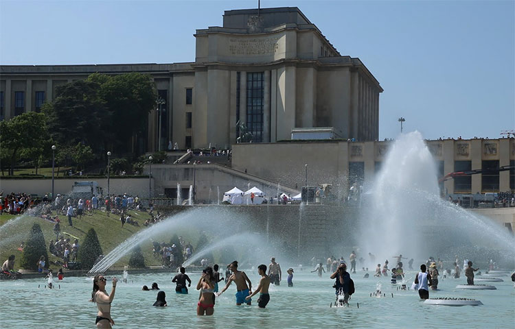 Picture 1 of The decoding causes the record heat in Europe
