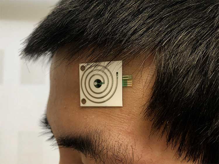 Picture 1 of The device detects health abnormalities through ... sweat