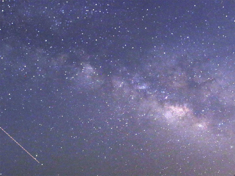 Picture 1 of The discovery of new super galaxies is 160,000 times brighter than the sun
