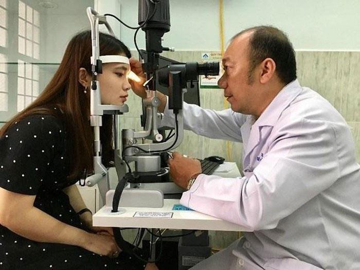 Picture 1 of The doctor showed how to protect the hot sun's eyes