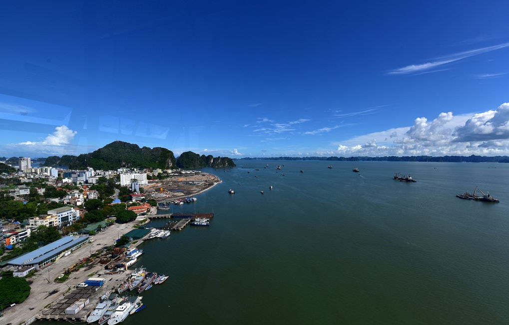 Picture 10 of The 'double-decker bus' cable car floats above Ha Long Bay