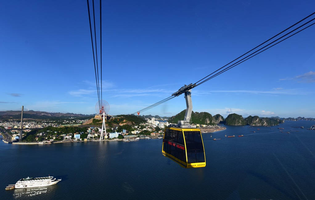 Picture 7 of The 'double-decker bus' cable car floats above Ha Long Bay