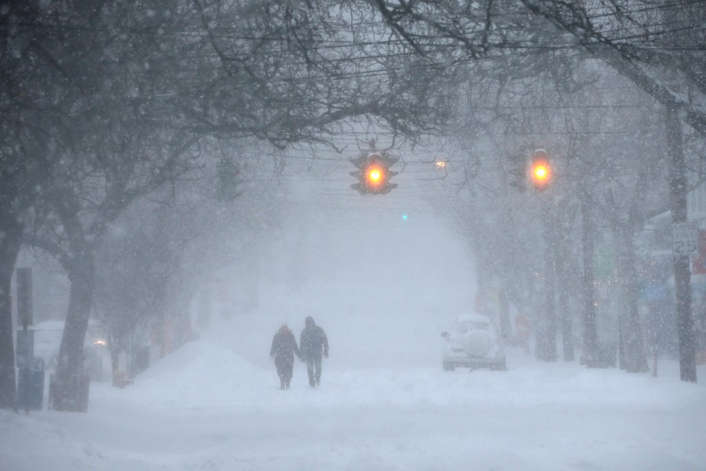 Picture 1 of The East Coast of America is white in the winter snowstorm