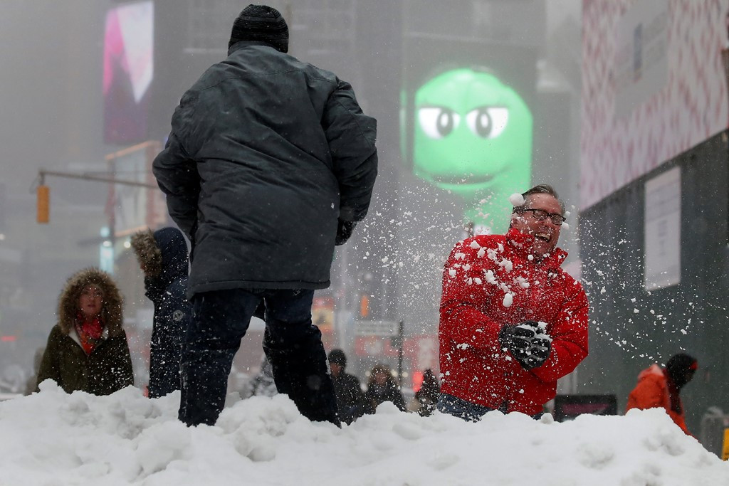 Picture 6 of The East Coast of America is white in the winter snowstorm