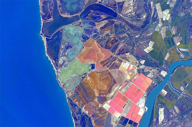 Picture 8 of The endless beauty of Earth in a set of photos taken from the universe