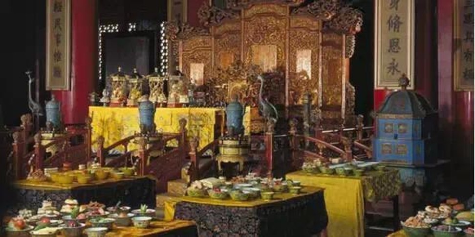 Picture 7 of The extravagant life of Tu Hy Hau Hau: Eat 120 oyster sea oysters every meal, there is a railway to go back and forth in the palace