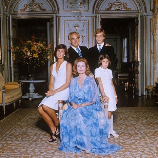 Picture 2 of The families were caught in a grim curse in history