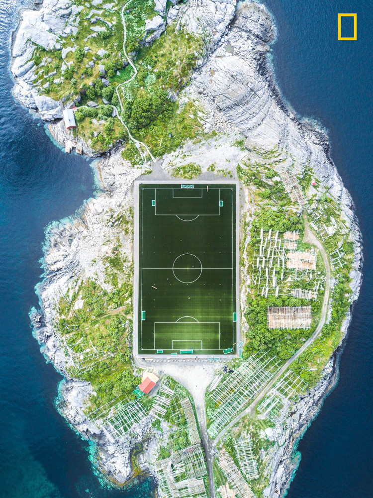 Picture 6 of The fantasy world through the best photos honored by National Geographic
