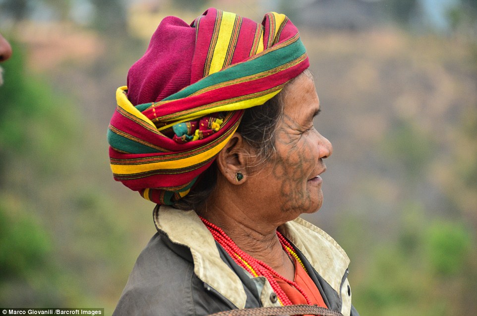 Picture 11 of The female tribe more beautiful face tattoos