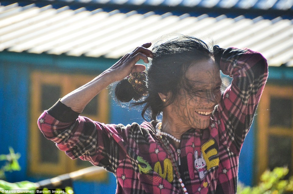 Picture 14 of The female tribe more beautiful face tattoos