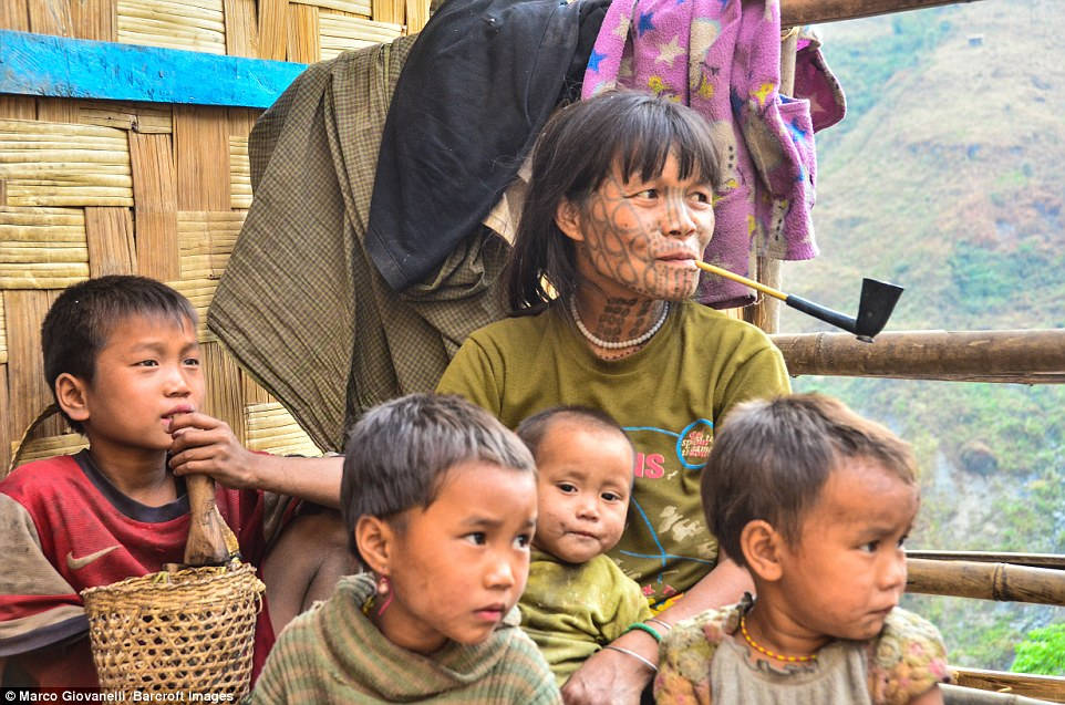 Picture 2 of The female tribe more beautiful face tattoos